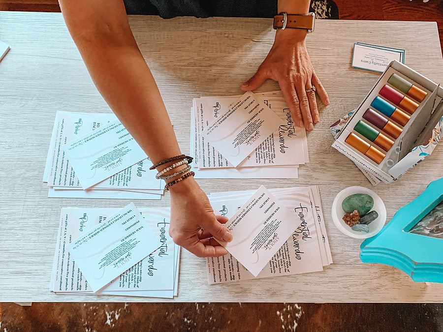 Clarissa Evers from @essentiallyevers shares how she makes a thoughtful and quality welcome package to gift to her new Young Living team members.